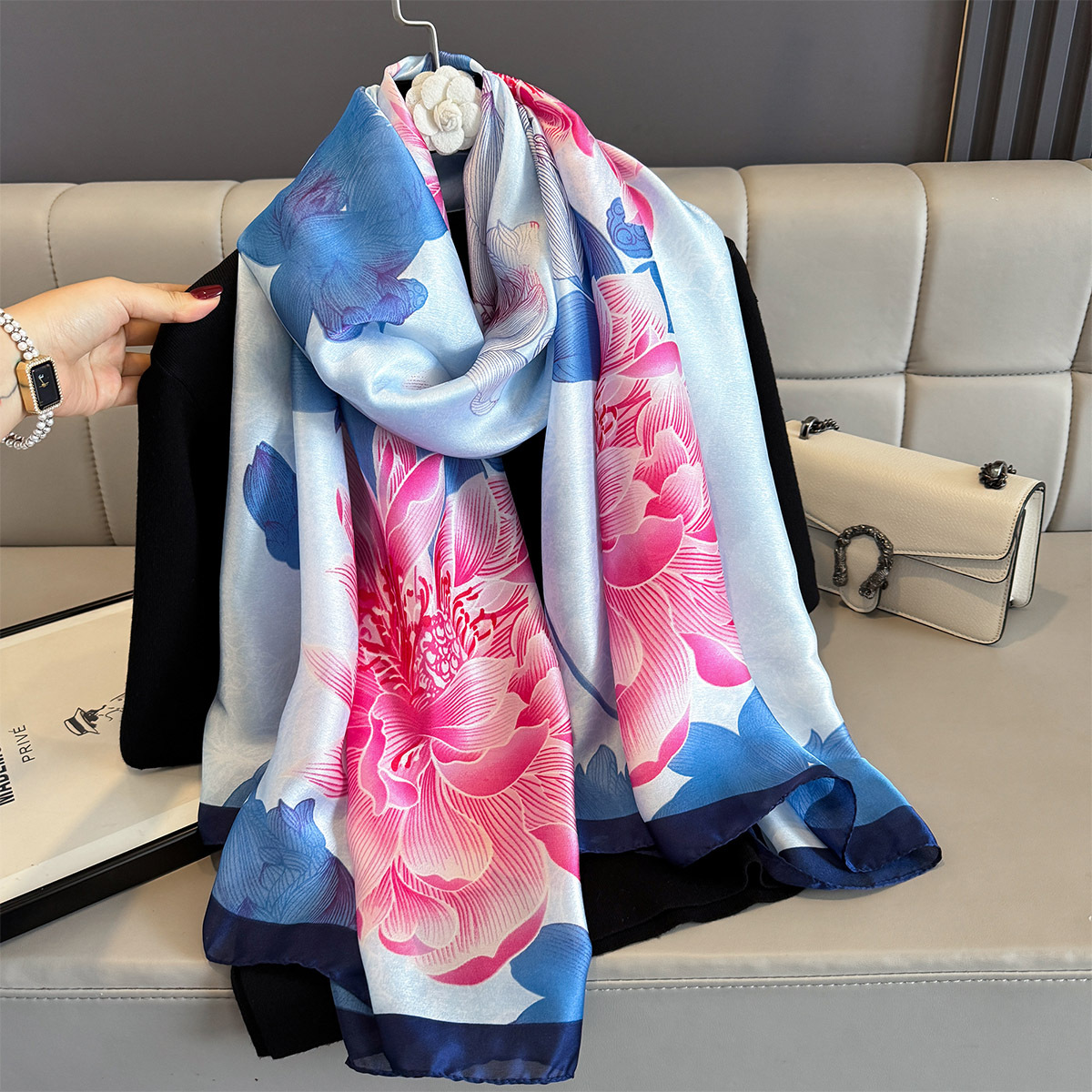 xyueanlo CC-032 Color Canvas Scarf - View 1